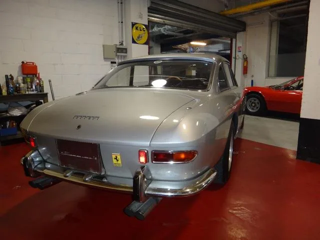 Ferrari 330 GT 2+2